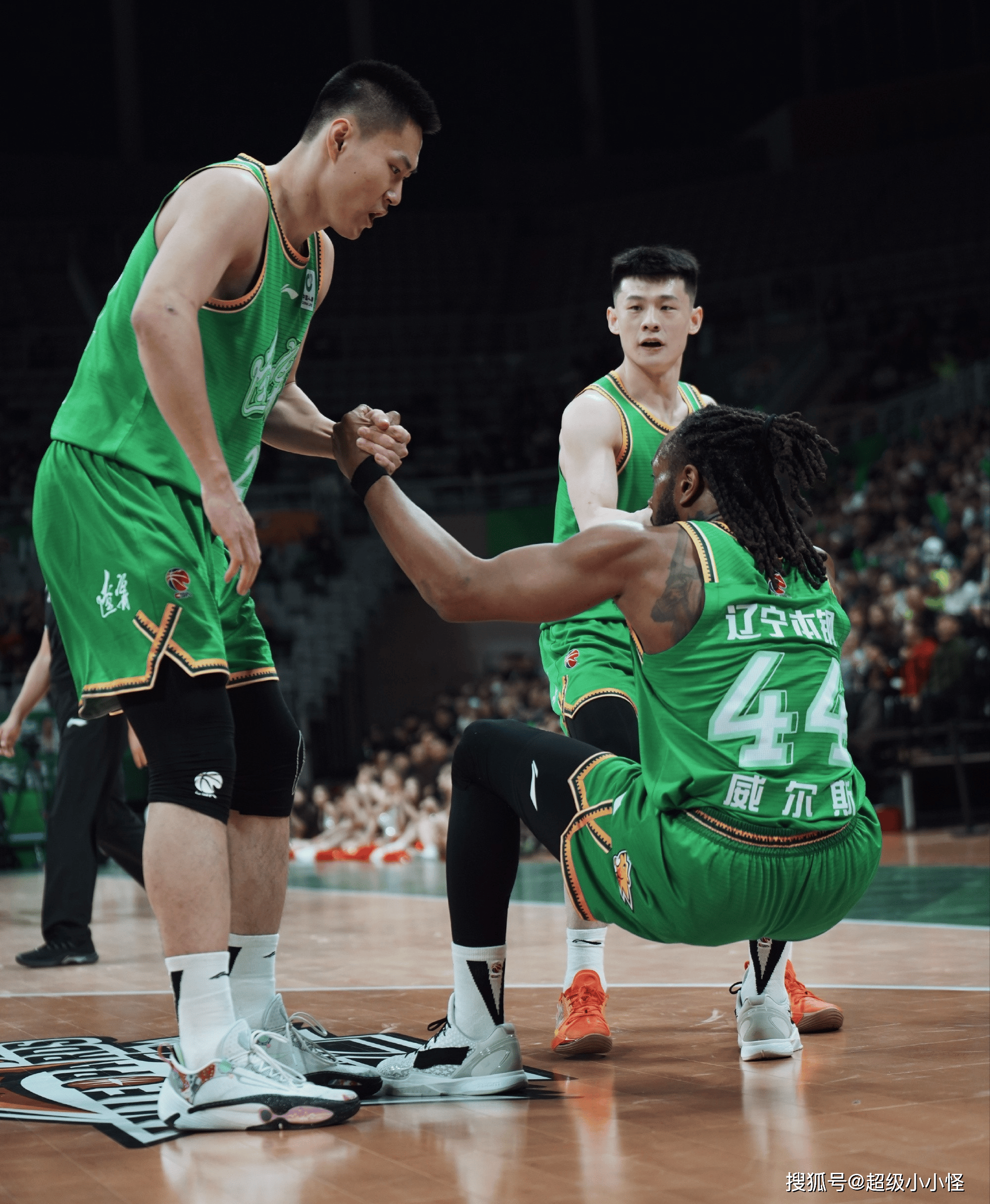 多米APP-强队遭遇强敌,cba比赛中谁能笑傲赛场